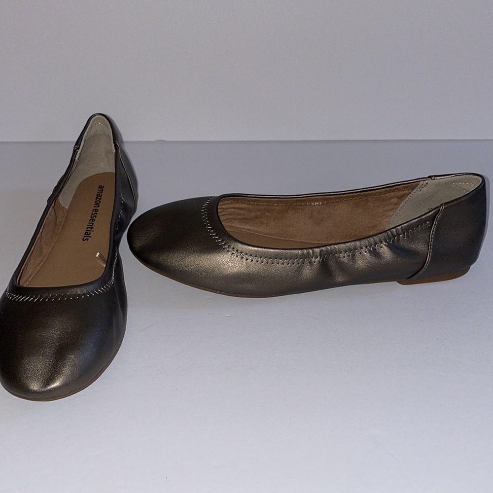 Amazon Essentials Metallic Flats - Picture 11 of 12